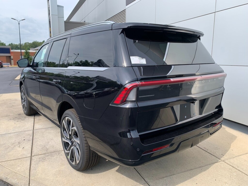 New 2027 Lincoln Navigator SUV