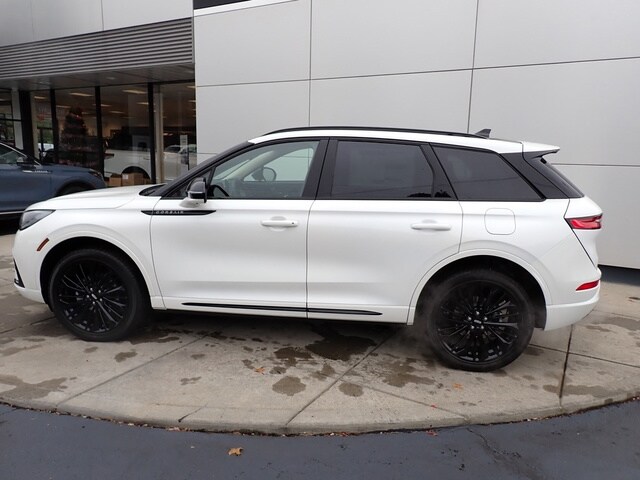 2025 Lincoln Corsair Premiere photo 2