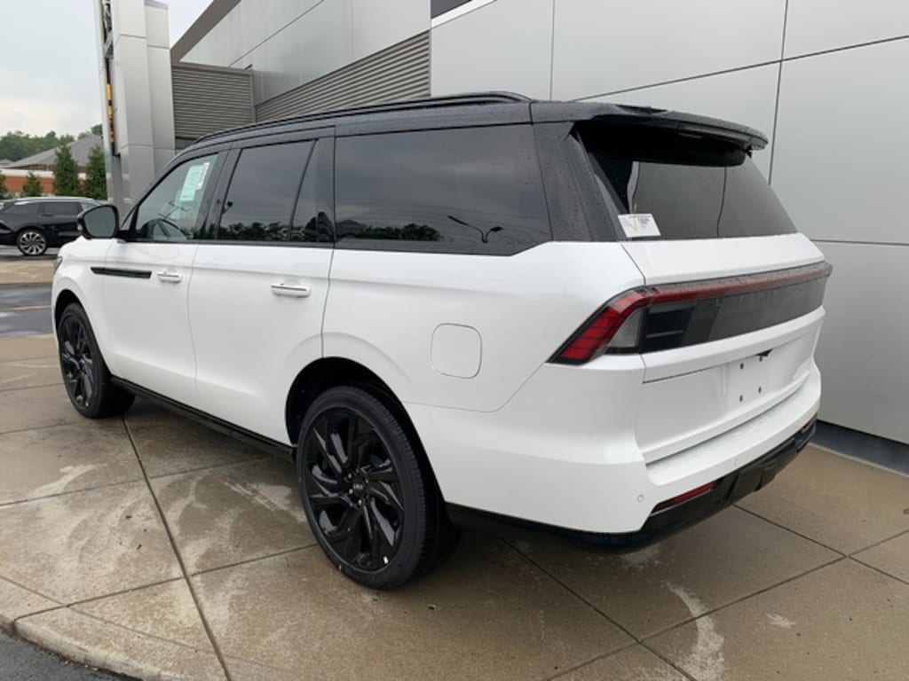 New 2027 Lincoln Navigator SUV