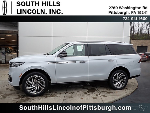 2025 Lincoln Navigator Reserve's photo