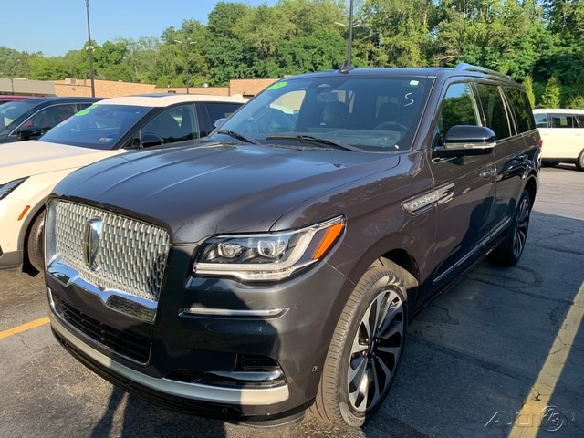 2023 Lincoln Navigator Reserve 4WD's photo