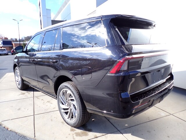 2025 Lincoln Navigator Reserve photo 3