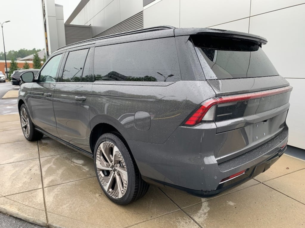 New 2027 Lincoln Navigator SUV