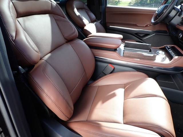 2025 Lincoln Navigator Reserve L - Photo 11