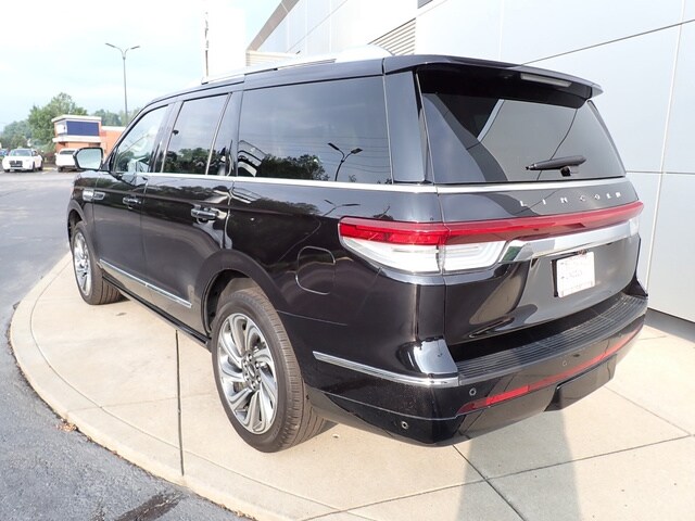 2024 Lincoln Navigator Premiere photo 3