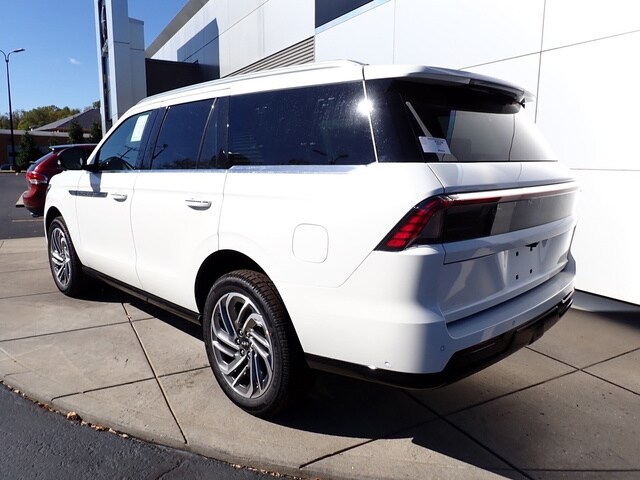 2025 Lincoln Navigator Reserve photo 3