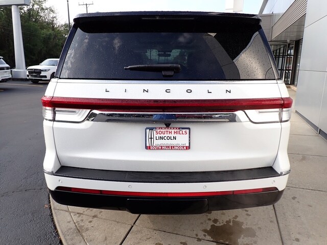 2024 Lincoln Navigator Black Label photo 3