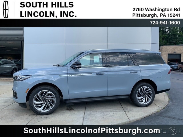 2027 Lincoln Navigator Premiere AWD's photo