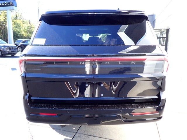 2025 Lincoln Navigator Reserve photo 3