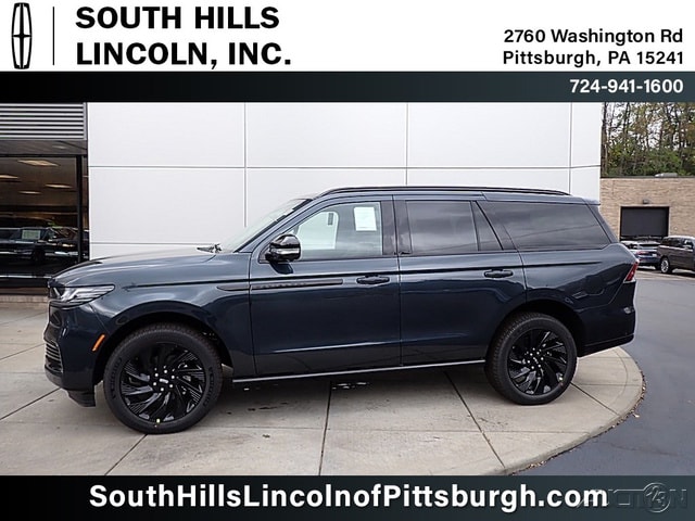 2025 Lincoln Navigator Reserve's photo