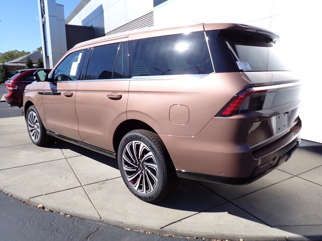 2025 Lincoln Navigator Black Label photo 3
