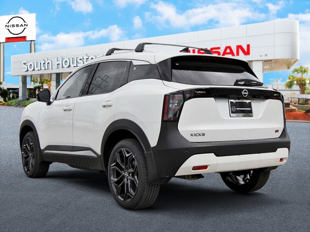 New 2026 Nissan Kicks SR SUV