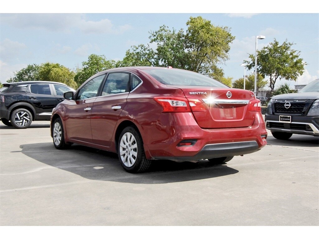 2016 Nissan Sentra SV photo 3
