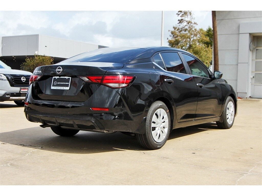 2025 Nissan Sentra S photo 3