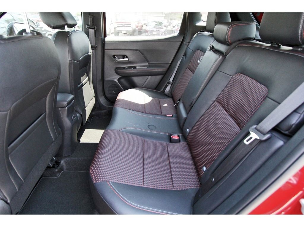 2025 Nissan Kicks SR - Photo 7