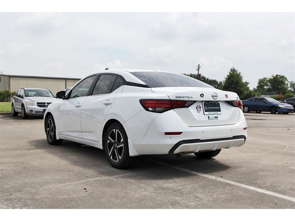 2024 Nissan Sentra SV photo 3