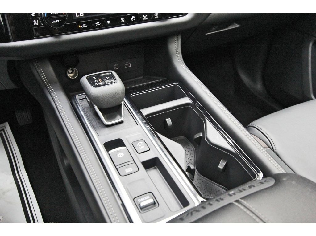 2024 Nissan Pathfinder Platinum - Photo 24