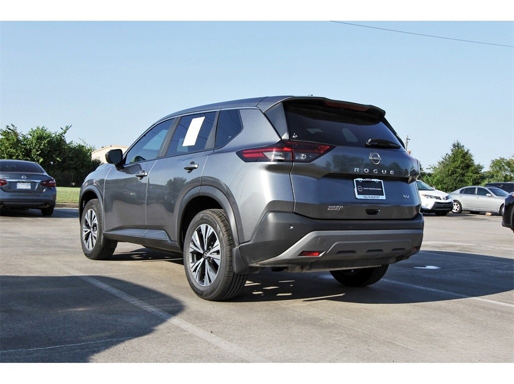 2023 Nissan Rogue SV photo 2