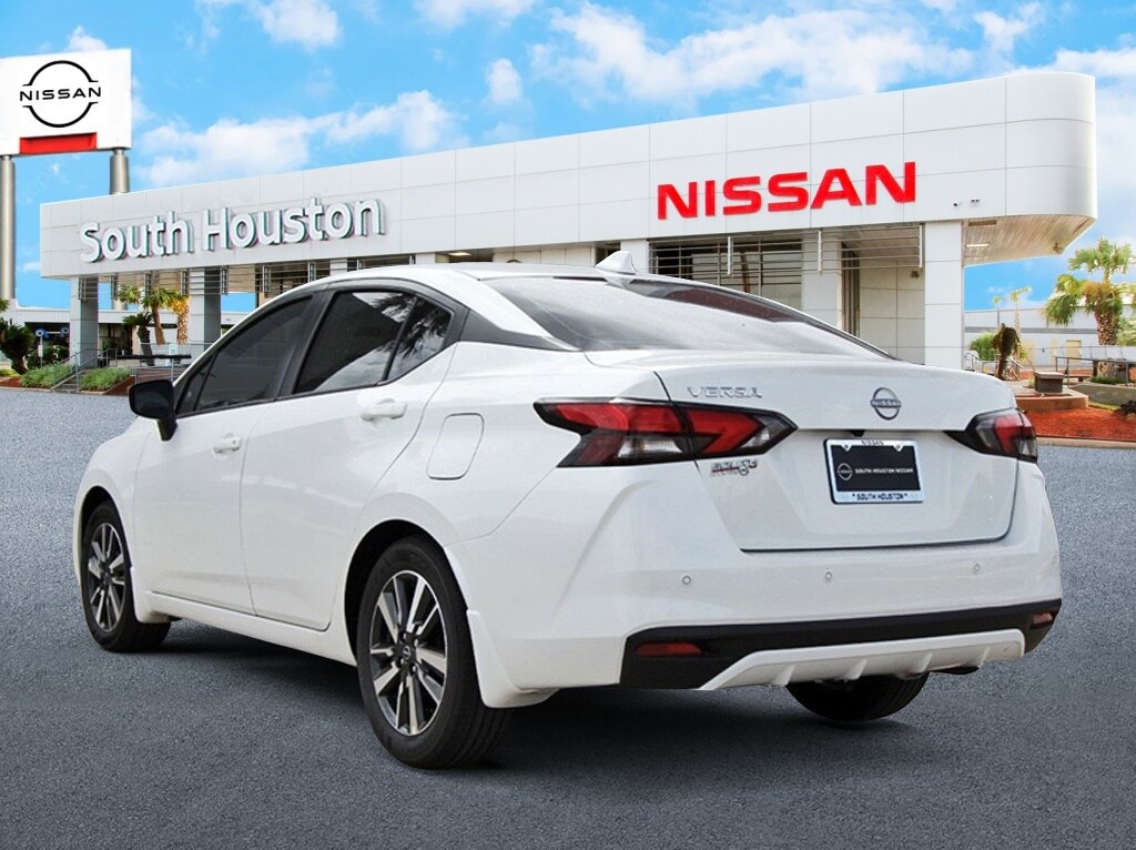 2025 Nissan Versa 1.6 SV photo 3