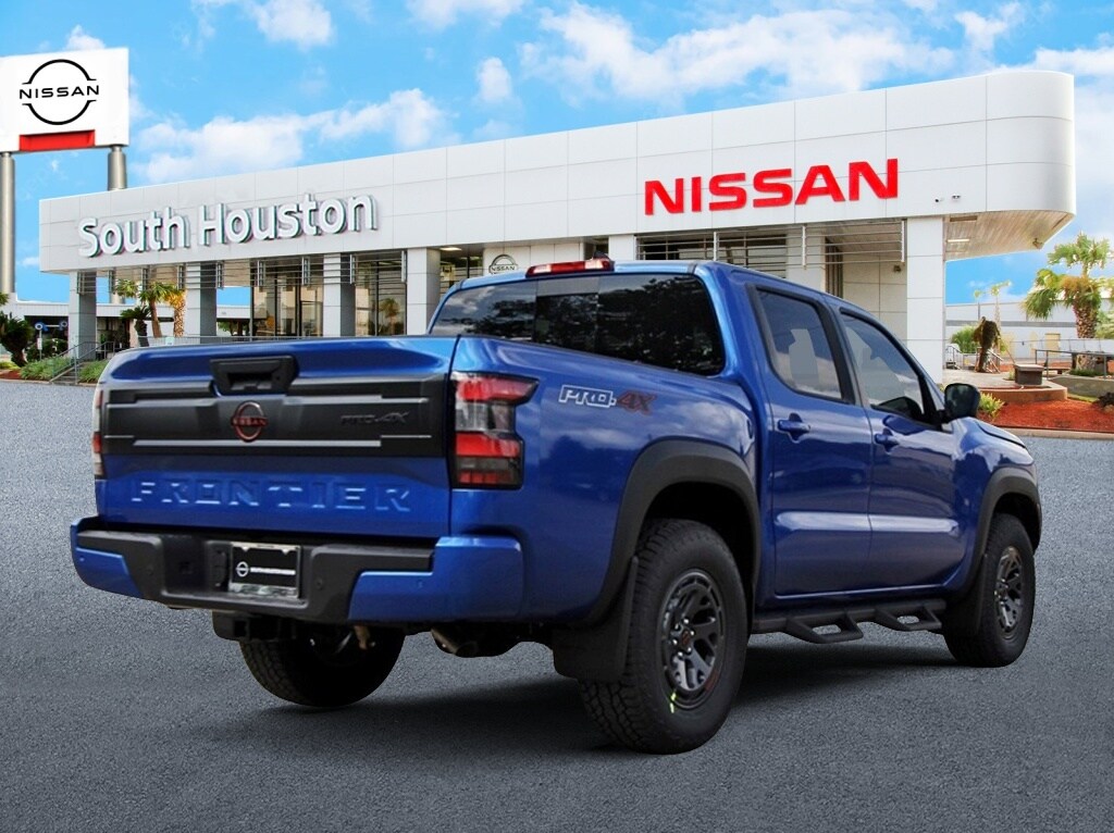 2026 Nissan Frontier PRO-4X photo 2