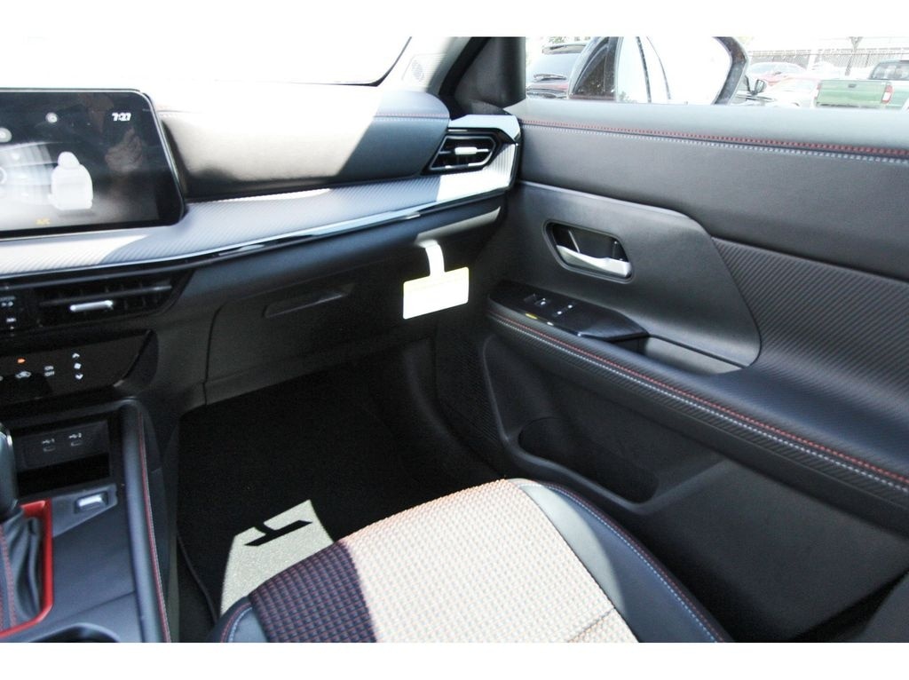 2025 Nissan Kicks SR - Photo 10