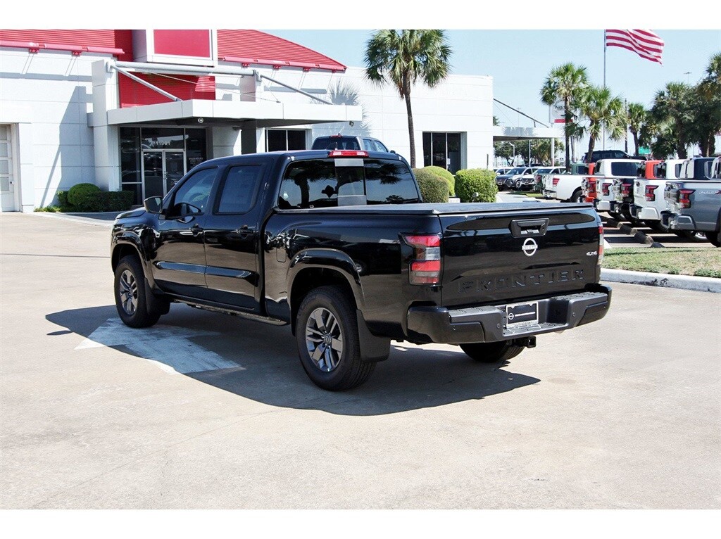 2026 Nissan Frontier SV photo 3