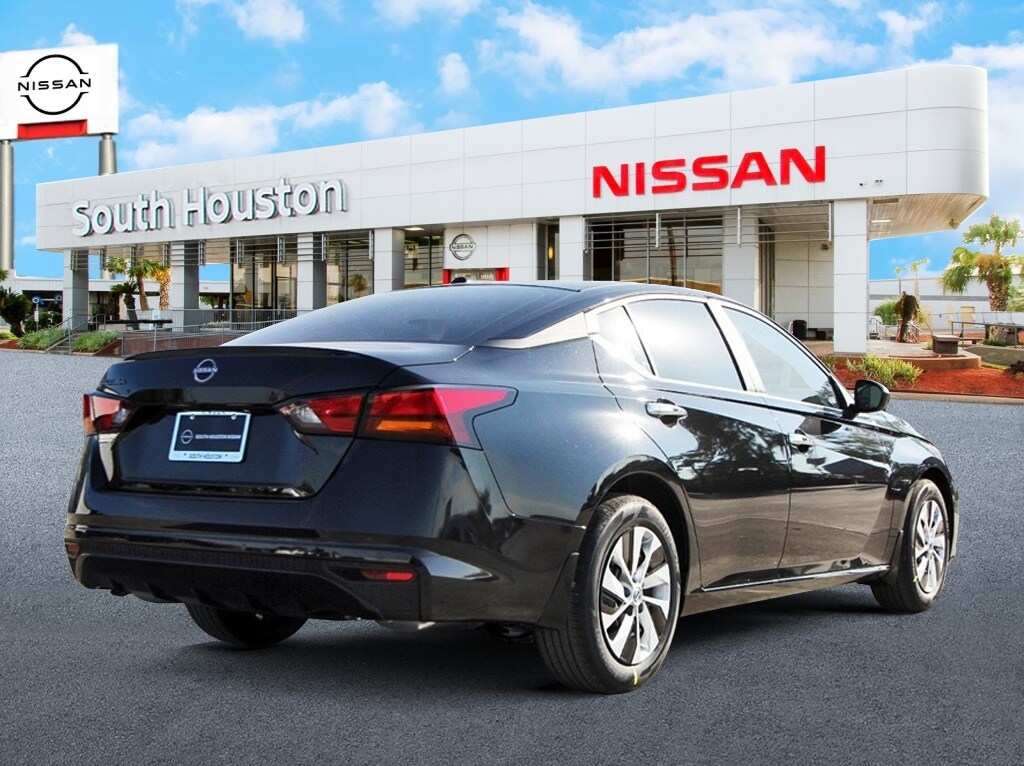 2025 Nissan Altima S photo 4