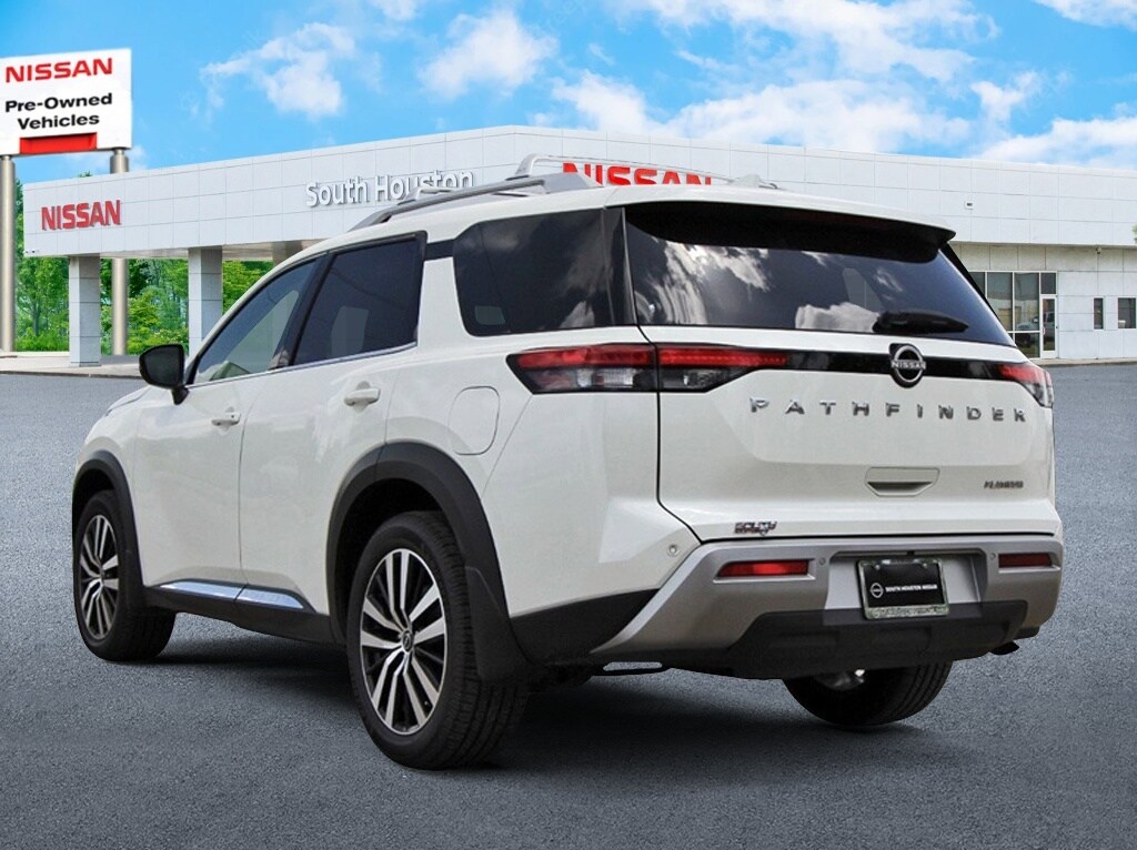 2023 Nissan Pathfinder Platinum photo 3