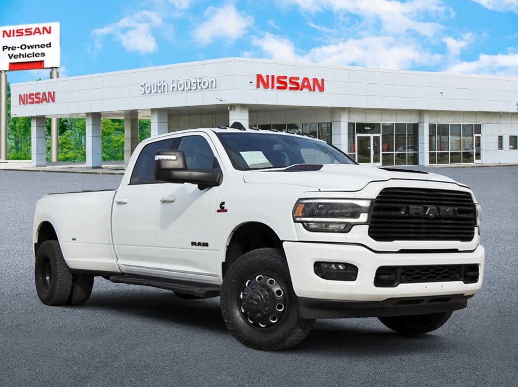 2024 RAM Ram 3500 Pickup Laramie's photo