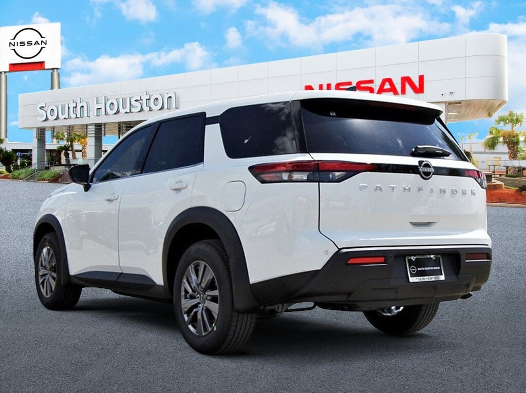 2025 Nissan Pathfinder S photo 3