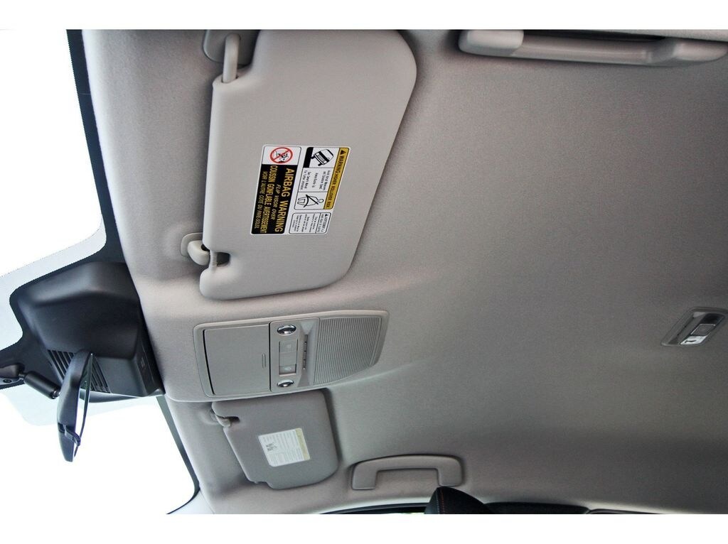 2025 Nissan Kicks SR - Photo 21