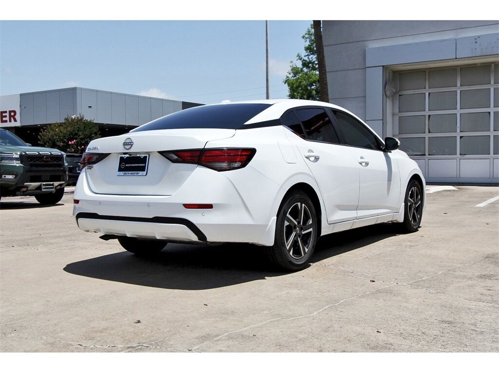 2025 Nissan Sentra SV photo 3