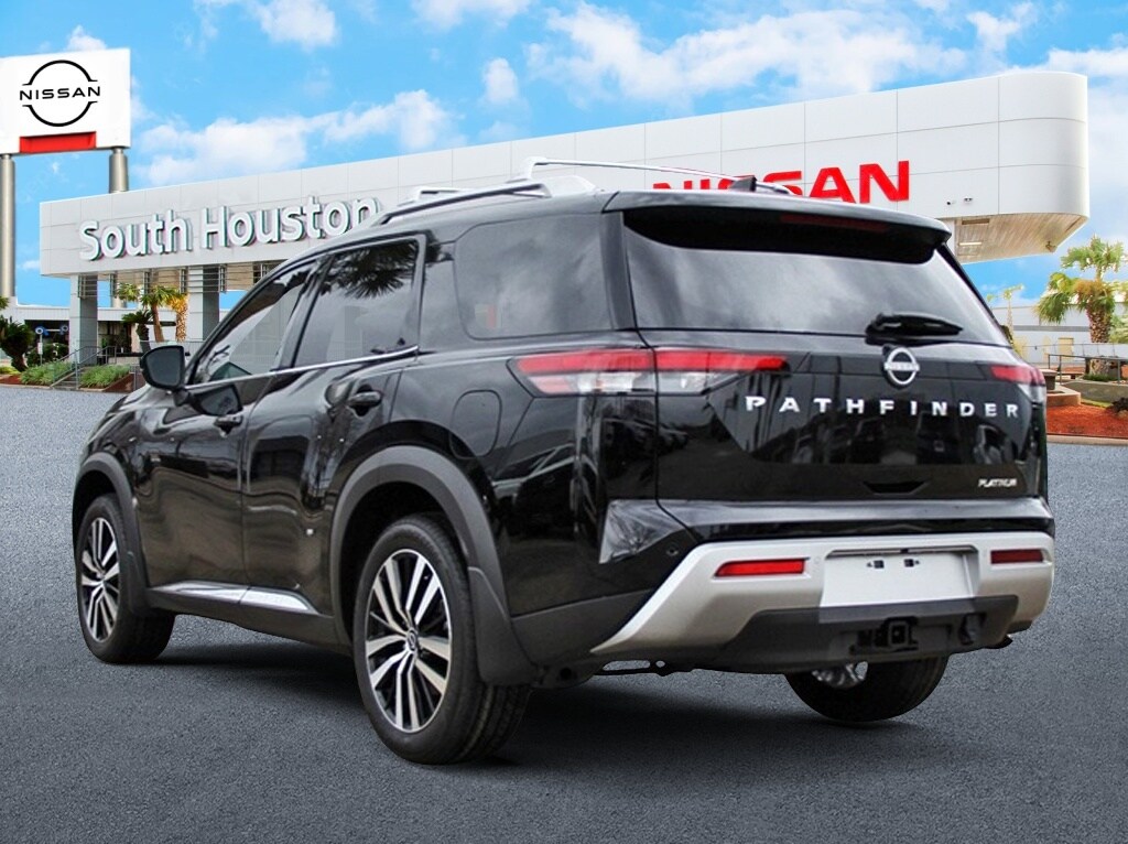 2025 Nissan Pathfinder Platinum photo 2