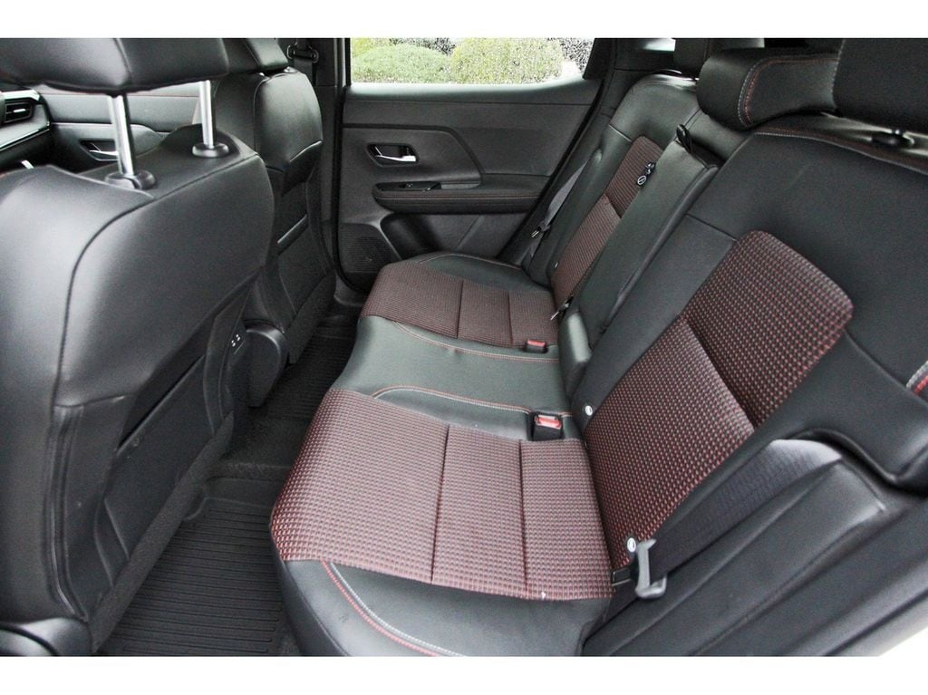 2025 Nissan Kicks SR - Photo 7