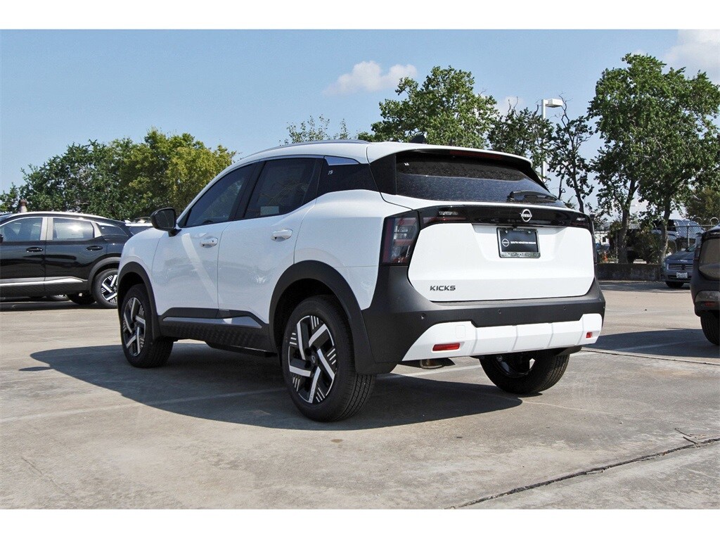 2026 Nissan Kicks SV photo 3