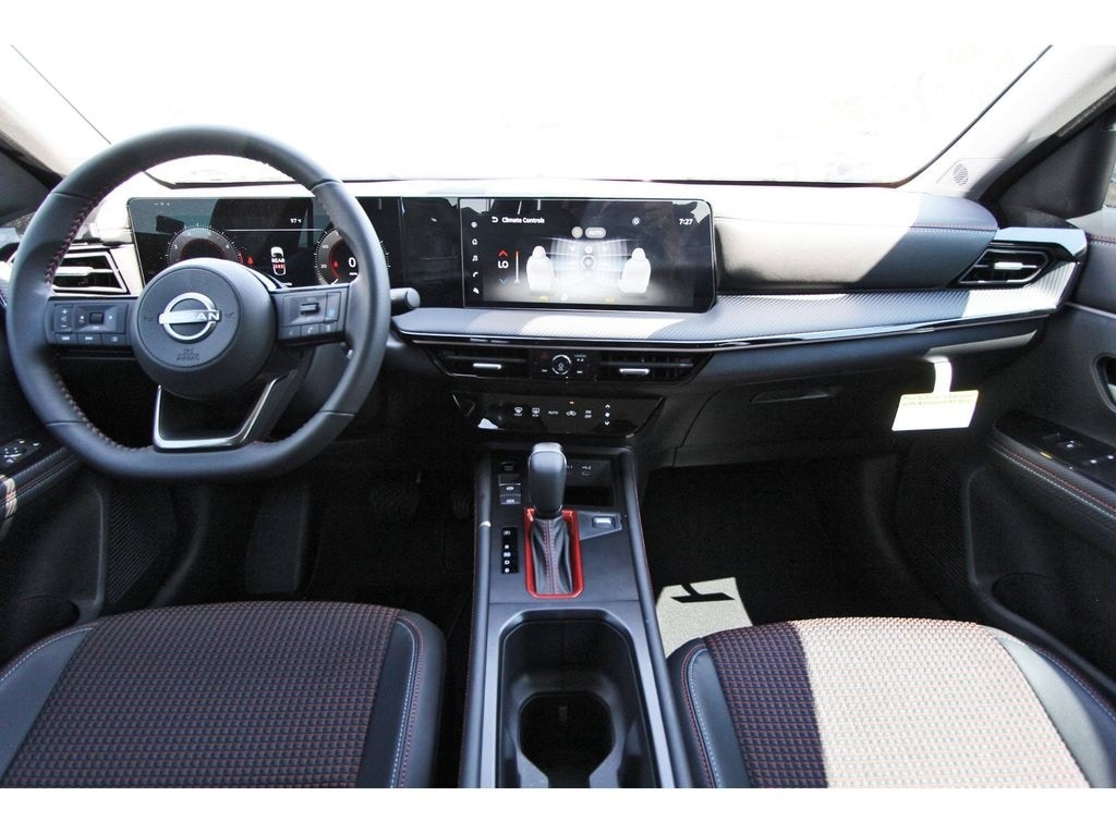 2025 Nissan Kicks SR - Photo 9