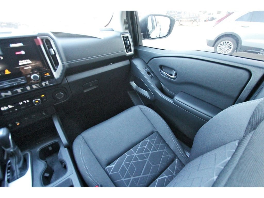 2026 Nissan Frontier SV - Photo 8