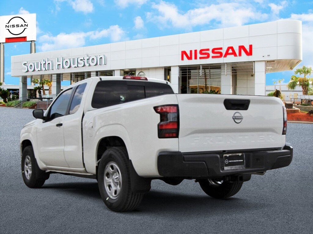 2026 Nissan Frontier SV photo 3