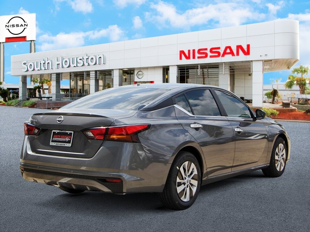 2025 Nissan Altima S photo 4