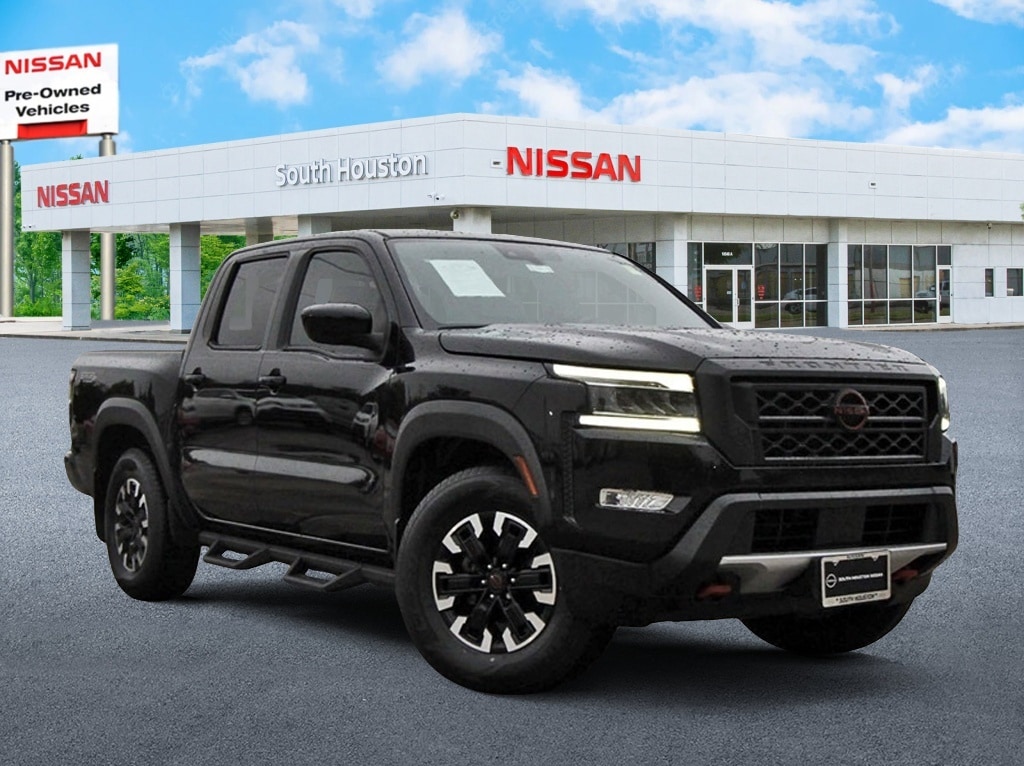 2022 Nissan Frontier PRO-X's photo