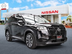 2026 Nissan Pathfinder Platinum SUV