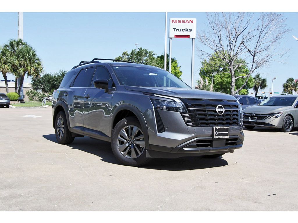 2026 Nissan Pathfinder SV 2WD's photo