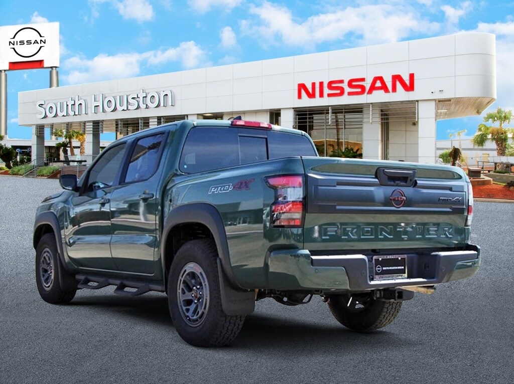 2025 Nissan Frontier PRO-4X photo 3
