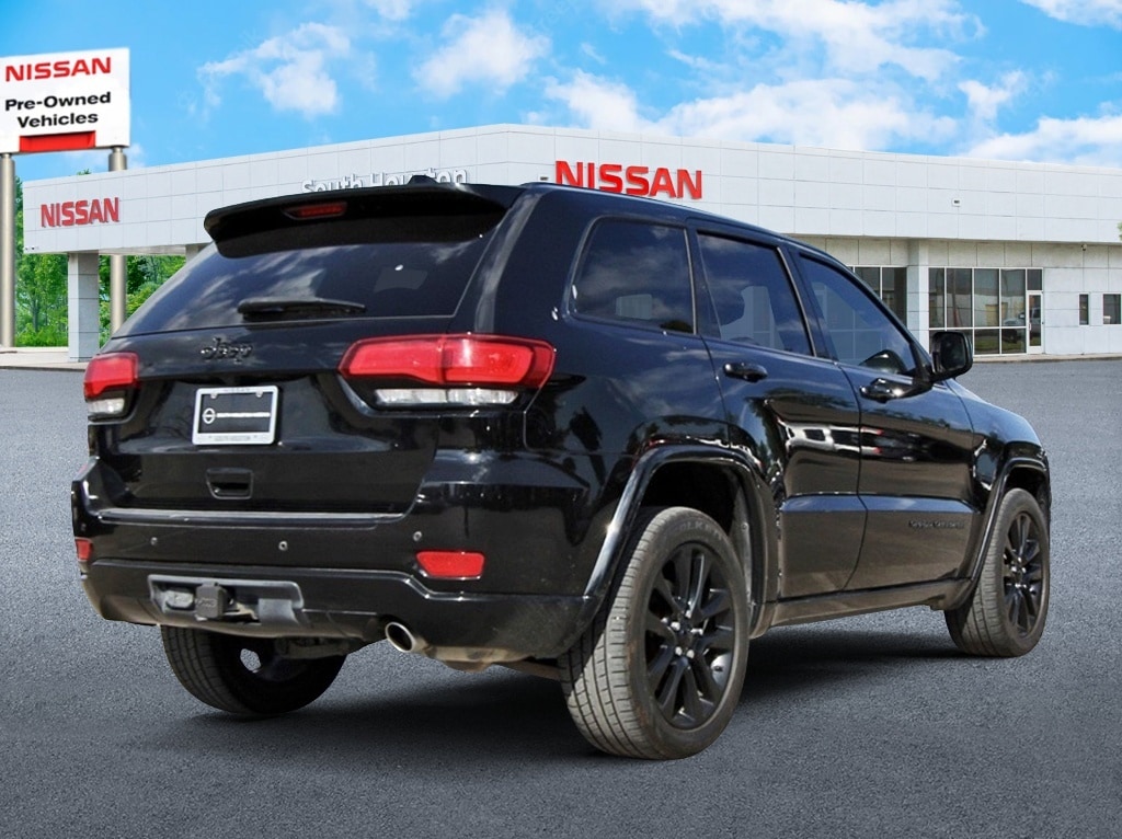 Used 2017 Jeep Grand Cherokee Laredo RWD SUV