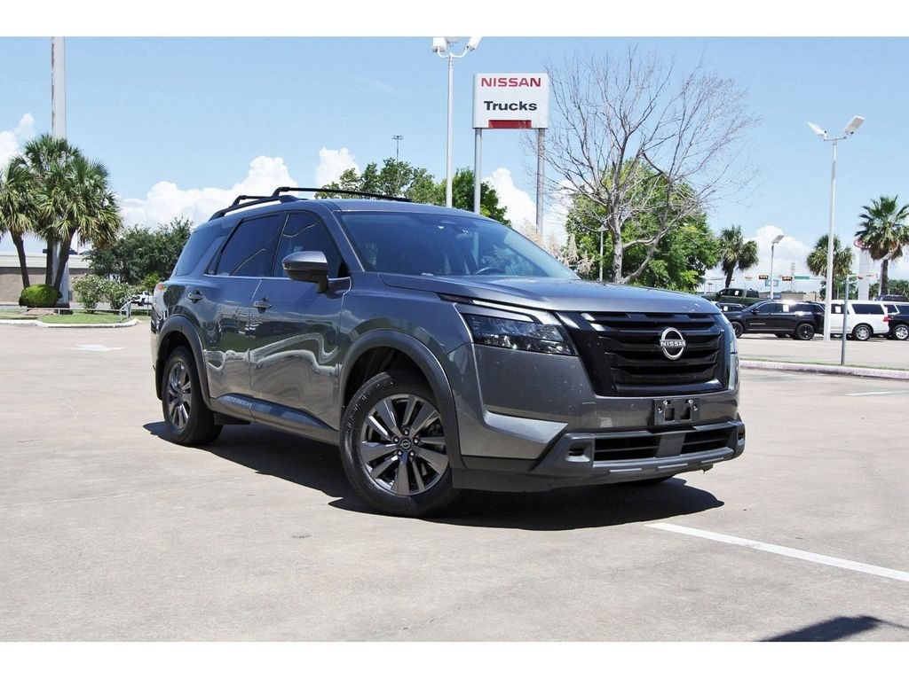 2023 Nissan Pathfinder SV 2WD's photo