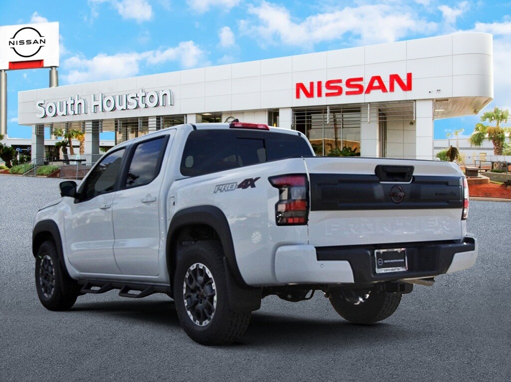 2026 Nissan Frontier PRO-4X photo 3