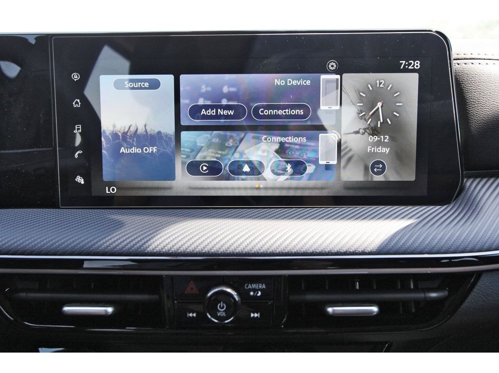 2025 Nissan Kicks SR - Photo 17