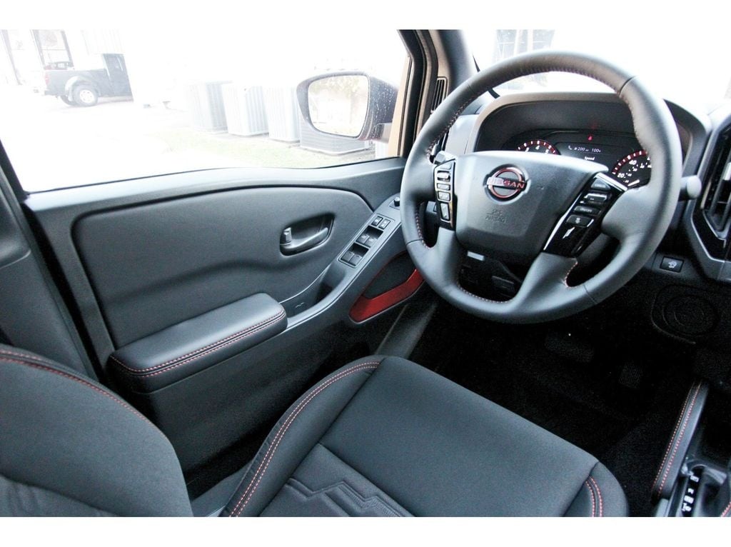 2026 Nissan Frontier PRO-X - Photo 6