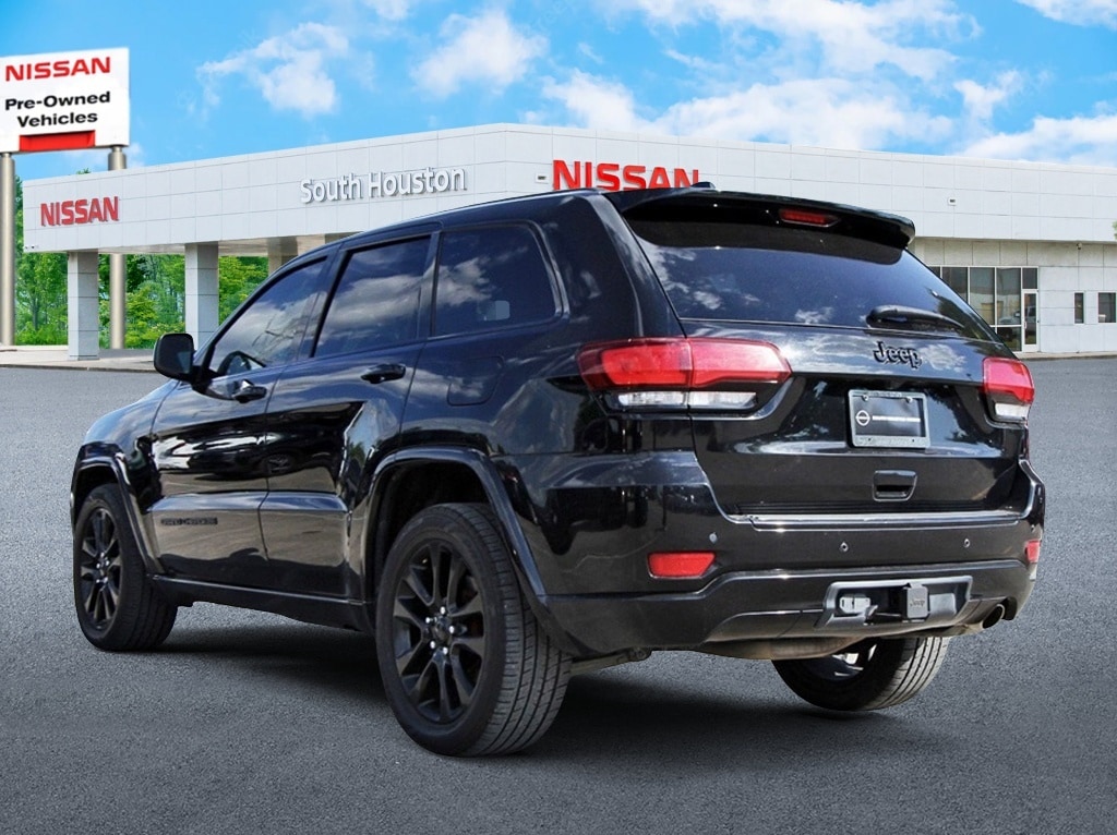 Used 2017 Jeep Grand Cherokee Laredo RWD SUV