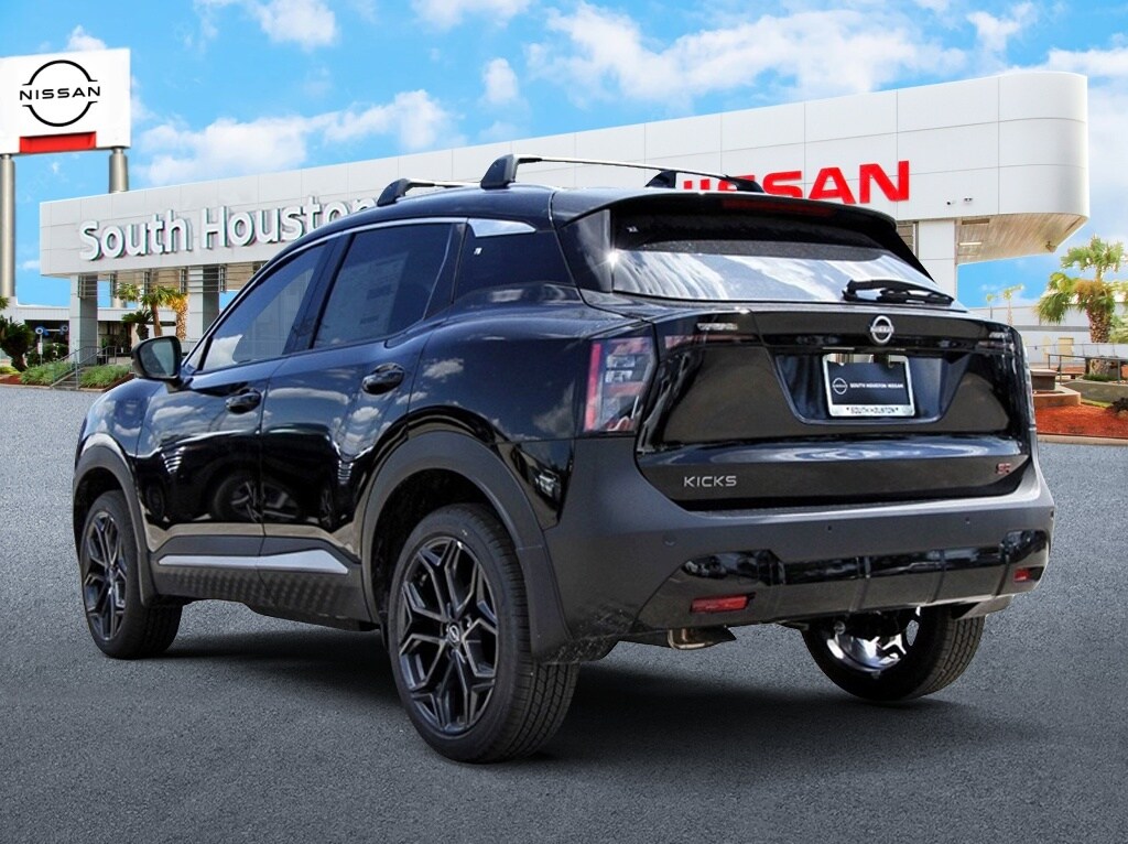 New 2026 Nissan Kicks SR SUV